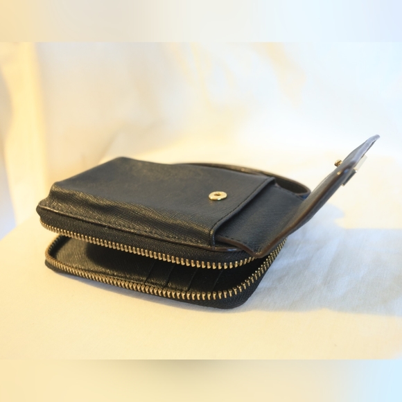 Kate Spade Kirstie Newbury Lane Black Leather Wristlet - Picture 8 of 10